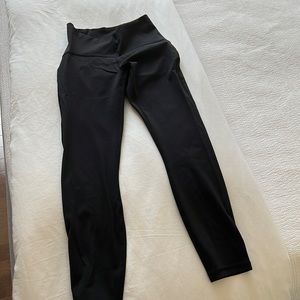 Perfect condition black lululemon leggings with mesh